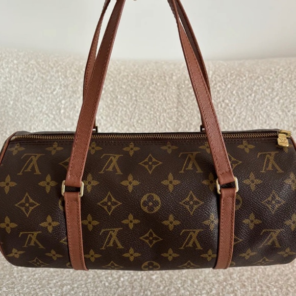 Authentic Louis Vuitton Papillon 30 Monogram - Picture 7 of 16